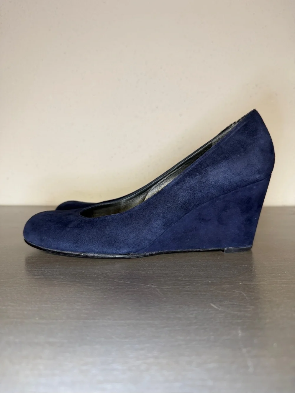 Stuart Weitzman Navy Blue Suede Wedge Pumps Round Toe Dress Shoes Spain Size 8 - Picture 3 of 13